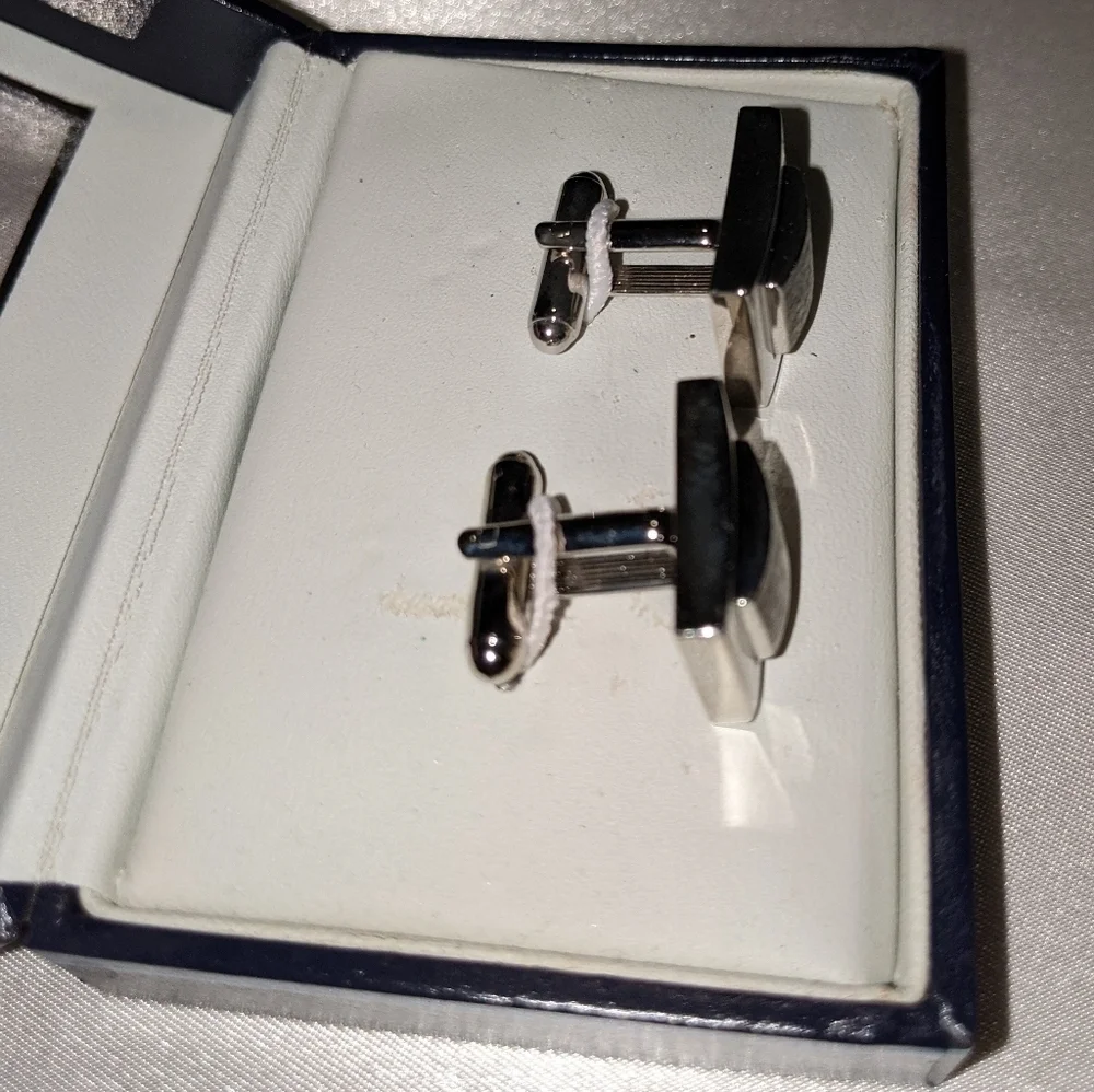 CROFT & BARROW Men's Brushed Silver Tone Rectangular Cufflinks IOB